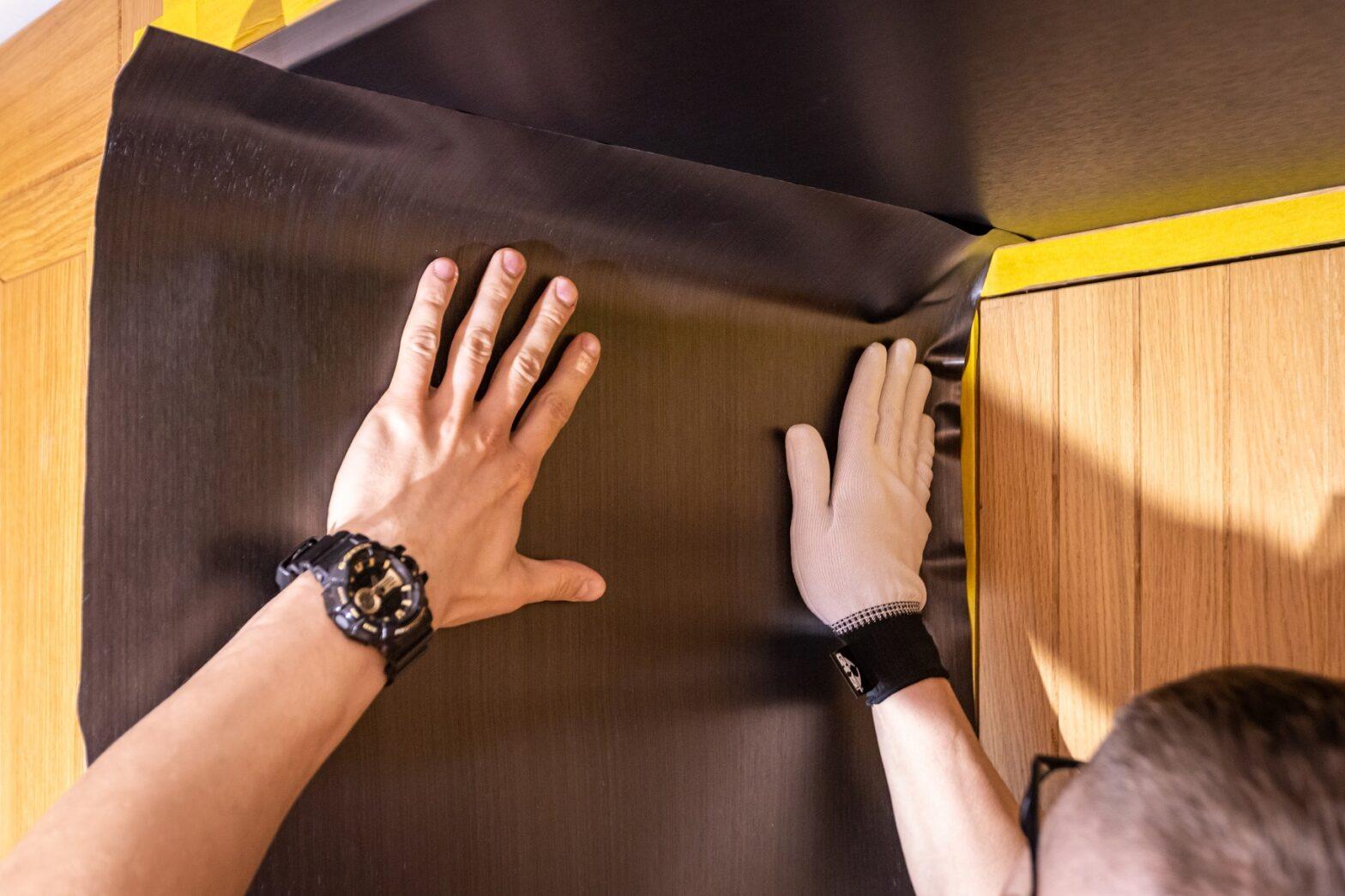 oklejanie portalu drzwiowego laminatem