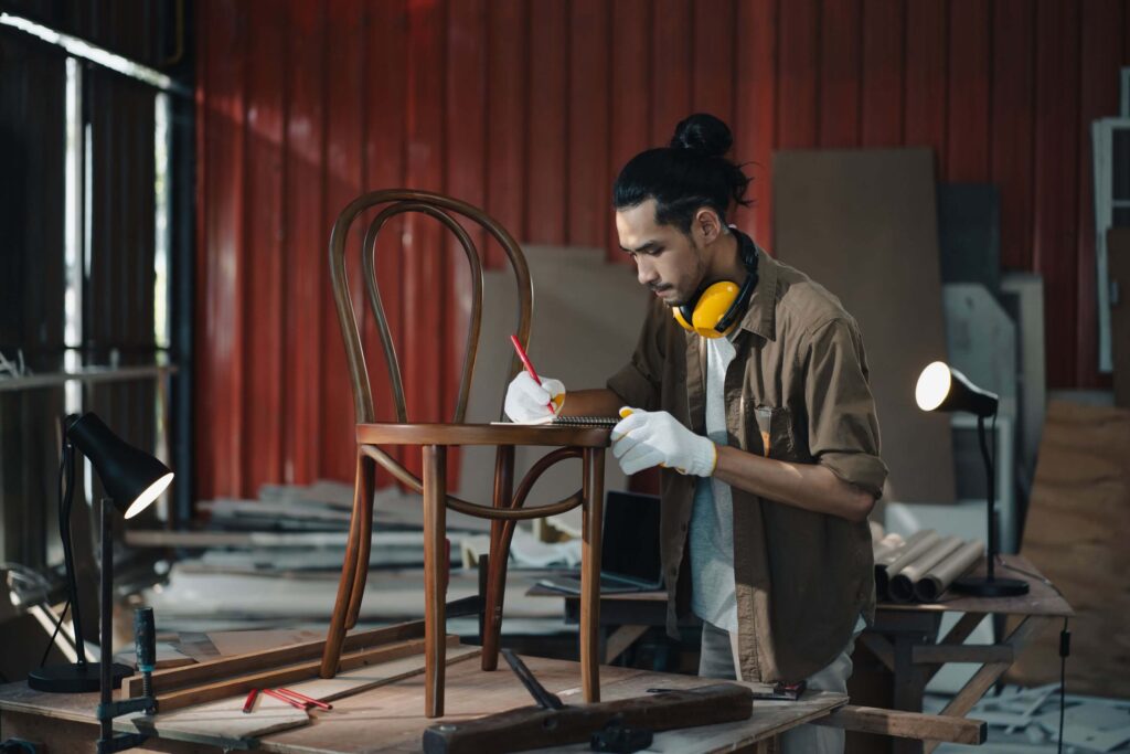 renowacja mebli drewnianych